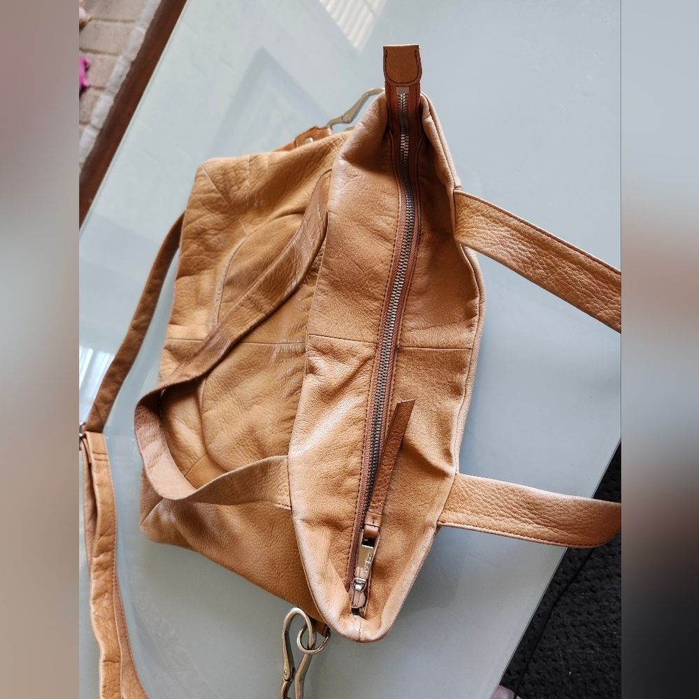 HOBO Tan Leather Shoulder Bag - Picture 3 of 12